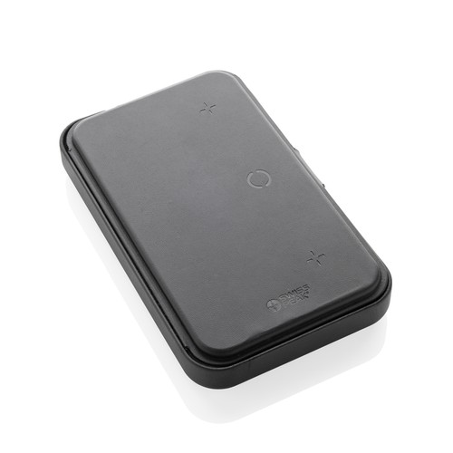 Swiss Peak RCS recycled travel case with 3 in 1 charger
