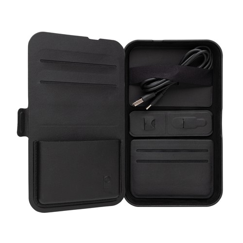 Swiss Peak RCS recycled travel case with 3 in 1 charger